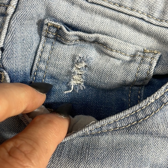 Ladies size 5 light colored jeans - Picture 3 of 11